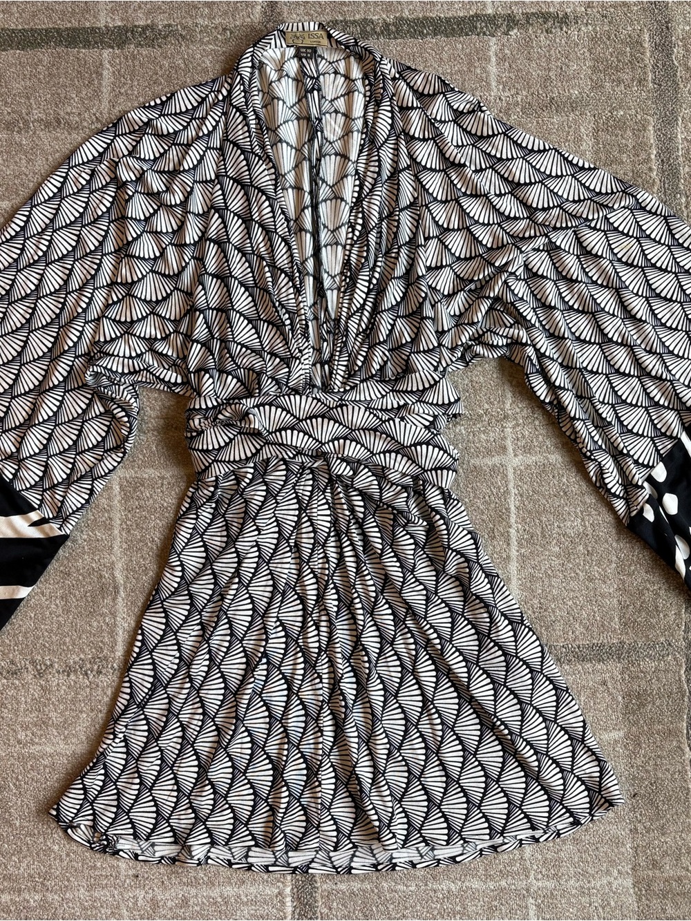 Issa of London Designer Print Scallop Black & white Silk Wrap Kimono Dress, Sz 6